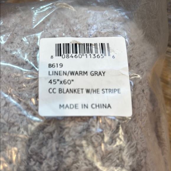 Barefoot Dreams CozyChic Heathered Gray Blanket - Picture 3 of 3